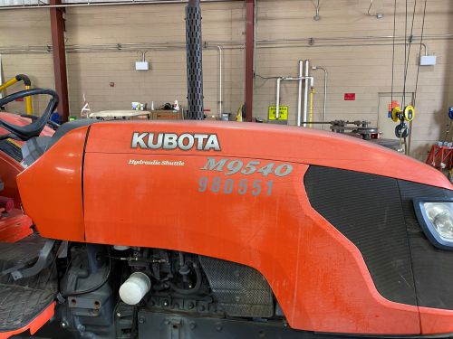 2010 Kubota Tractor (980551) - Image 8